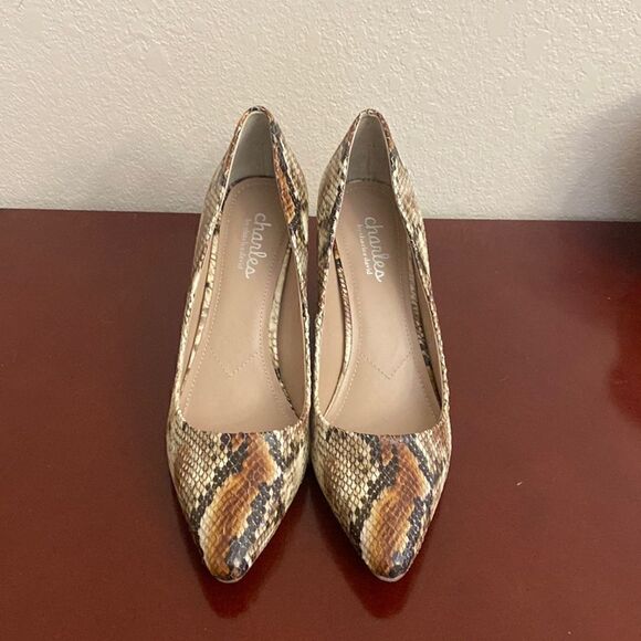 CHARLES BY CHARLES DAVID Beige Python Embossed Vasto Flare Slip On Heels 8.5M - Picture 1 of 7